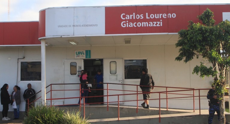 Médicos e funcionários das UPAs de Canoas cobram salários atrasados