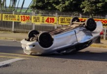 na foto, motorista acidente carro Canoas