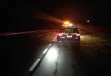 na foto, mulher atropelada na BR-386