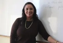 No Dia do Professor conheça a história de Pollyanna Calheiros, que trocou o Direito pela paixão de ensinar