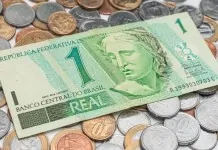 Nota de R$ 1 rara pode valer mais de R$ 12 mil Foto de uma nota de R$ 1