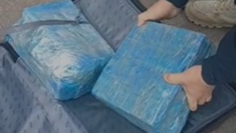 A mala com a droga em ônibus na BR-116