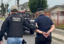 na foto, operação extorsão canoas