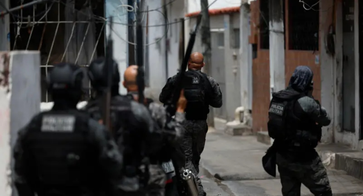 Megaoperação no Rio de Janeiro deixa 64 mortos e 81 presos