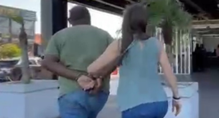 na foto, padrinho preso canoas