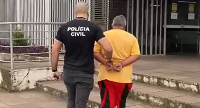 na foto, preso em Canoas