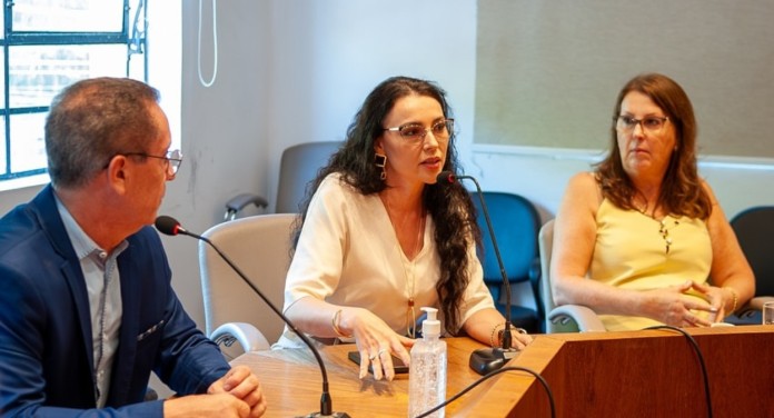 Secretária de Desenvolvimento de Canoas detalha plano de Atração de Investimentos