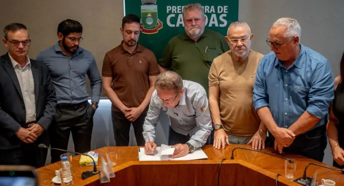 na foto, upas canoas