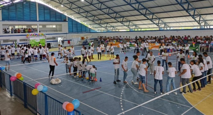 Caravana do Esporte leva inclusão e aprendizado para crianças de Canoas