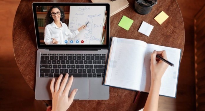 MEC altera regras do EAD: avaliações presenciais entram na carga horária do curso