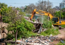 Obra do dique Mathias Velho avança com demolição de casas; famílias já têm novas moradias garantidas