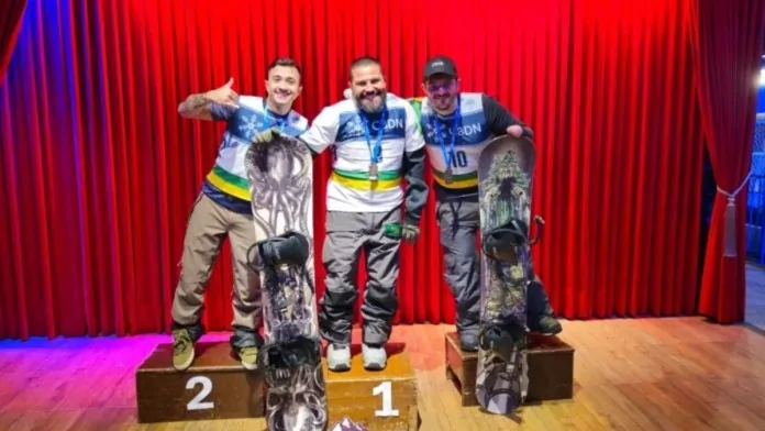 O paratleta de canoas