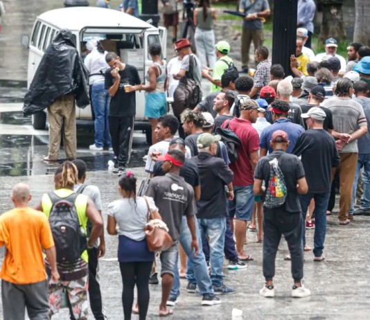 Projeto de lei de comandante nádia quer multar em R$ 2,9 mil quem entregar comida para moradores de rua