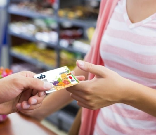 Vale-refeição e alimentação: novas regras mudam uso do benefício no Brasil Novas regras do vale-refeição e alimentação mudam taxas, prazos e permitem portabilidade, impactando trabalhadores, empresas e comerciantes.