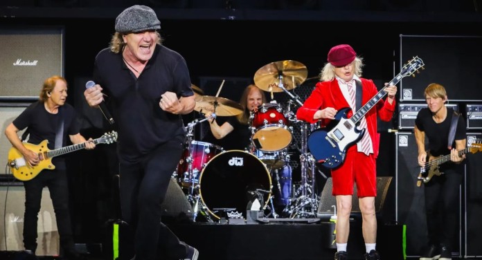 na foto, acdc