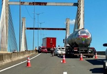 foto do acidente na BR-448, em canoas