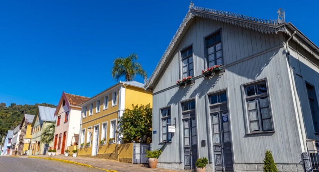 na foto, antônio prado