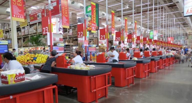 na foto, atacado em canoas flexibiliza jornada de trabalho
