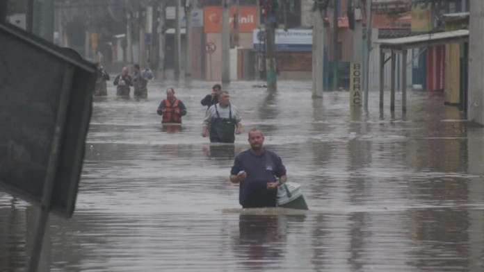 auxilio para familias atingidas pela enchente