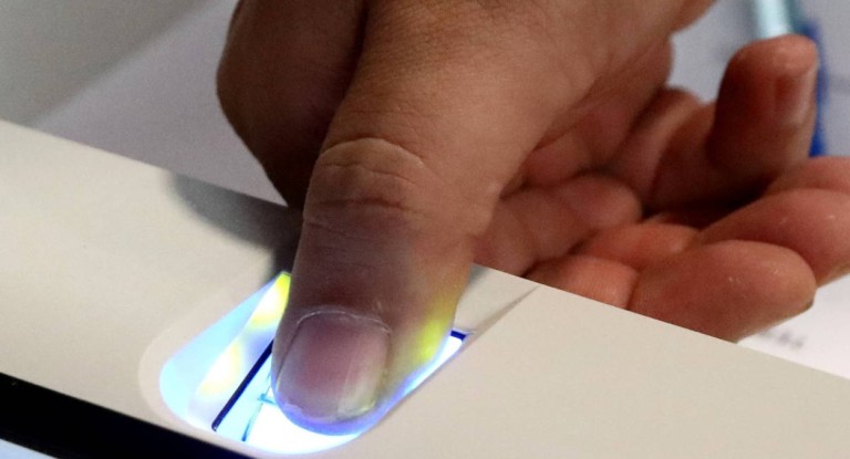 Biometria para receber auxílios: Governo muda regra e beneficiários podem enfrentar dor de cabeça