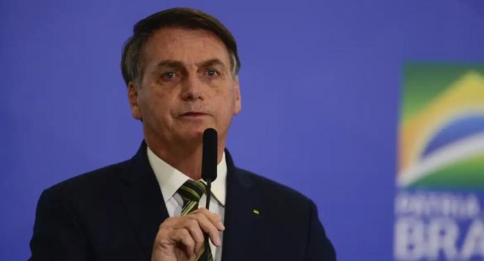 na foto, bolsonaro preso