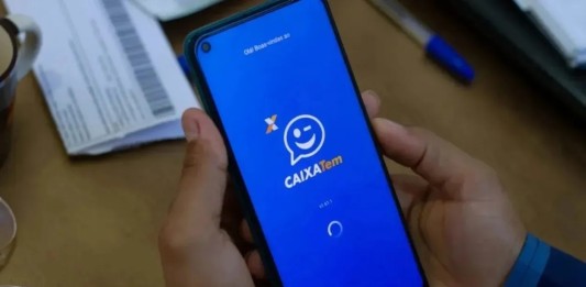 Caixa Tem libera empréstimo para negativados, mas alerta exige cuidado antes de pegar até R$ 4.500
