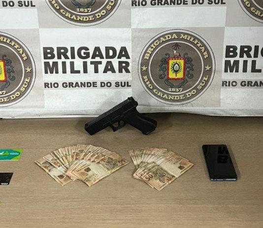 Casal é preso após série de roubo de veículos em Canoas na foto, casal preso Canoas
