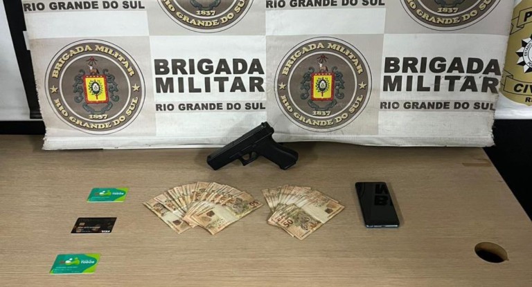 na foto, casal preso Canoas