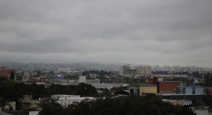 Ciclone extratropical deverá atingir o RS: ventos fortes, chuva intensa e alerta de temporais no fim da semana
