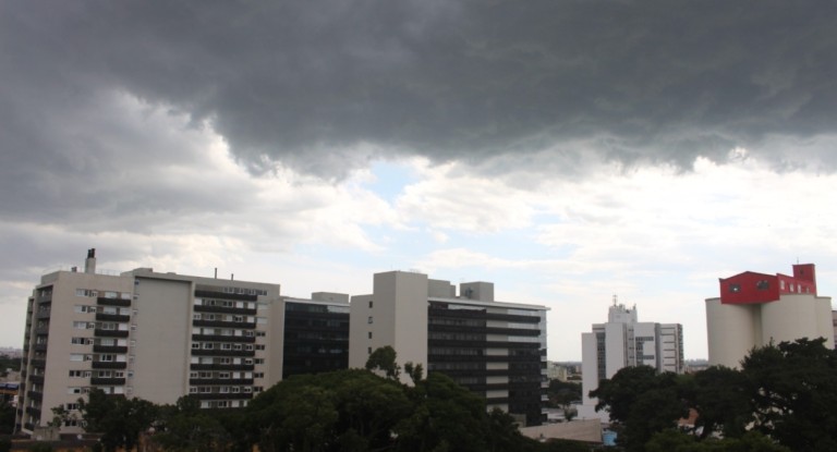 foto ilustra a chegada de ciclones no rs