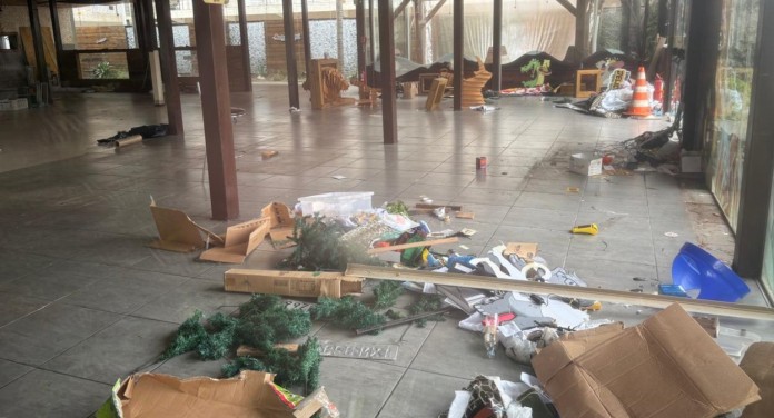 na foto, famosa lanchonete fechada em Canoas