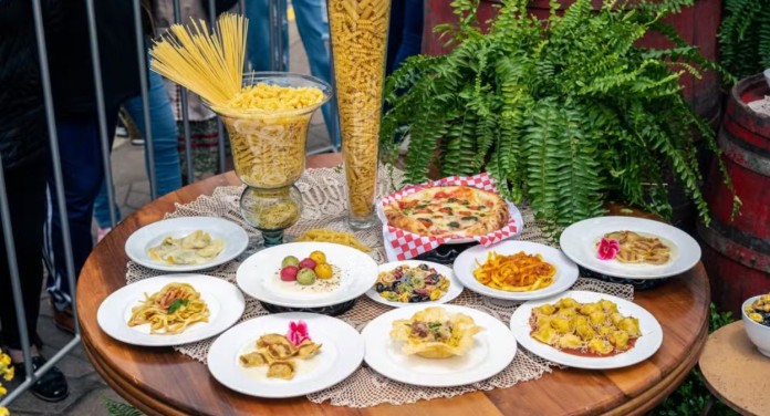 na foto, rodízio de massas do Fenamassa