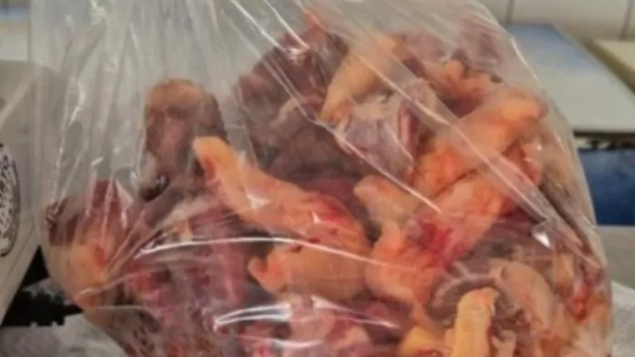 as carnes que estavam vencidas desde 2022