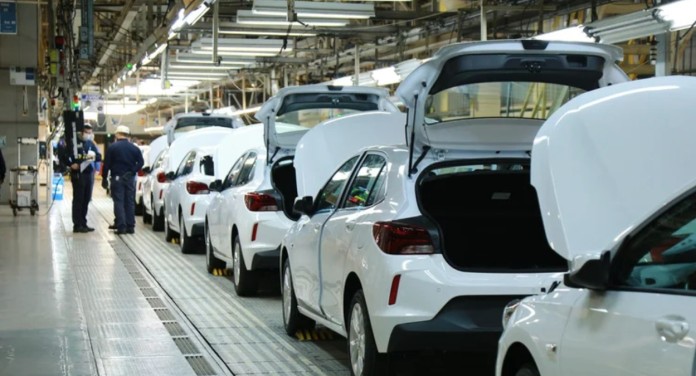 gm suspende contratos