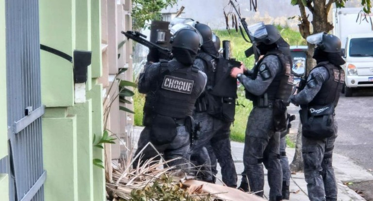 na foto, grupo empresariais canoas