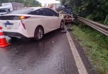 Homem morre em acidente entre três carros e caminhão na BR-386 em Nova Santa Rita Homem morre em acidente entre três carros e caminhão na BR-386 em Nova Santa Rita