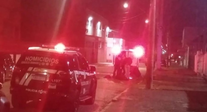 Homem é morto a tiros no bairro Navegantes, em Porto Alegre; crime ocorreu perto de ponto de tráfico