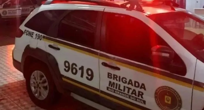 Homem é preso por agredir a mãe e causar destruição dentro de casa em Passo Fundo