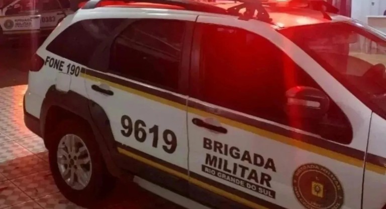 Homem é preso por agredir a mãe e causar destruição dentro de casa em Passo Fundo
