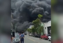 Incêndio de grandes proporções atinge empresa no Brás e causa transtornos em SP