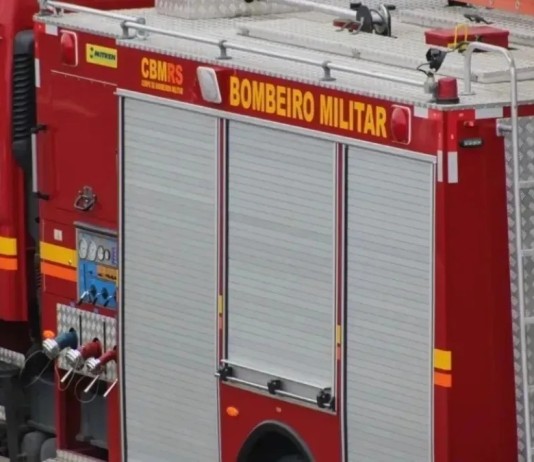 Susto em Canoas: incêndio em residência mobiliza bombeiros e levanta preocupação entre moradores Incêndio em Canoas mobiliza bombeiros na Rua 15 de Novembro, no bairro Nossa Senhora das Graças.
