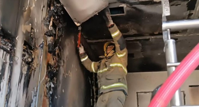 na foto, incendio canoas