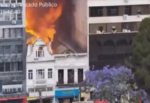 Incêndio em loja no Centro de Porto Alegre se espalha para prédio vizinho Incêndio em loja no Centro de Porto Alegre se espalha para prédio vizinho