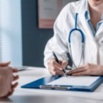 justa causa é mantida para empregada que mentiu em consulta