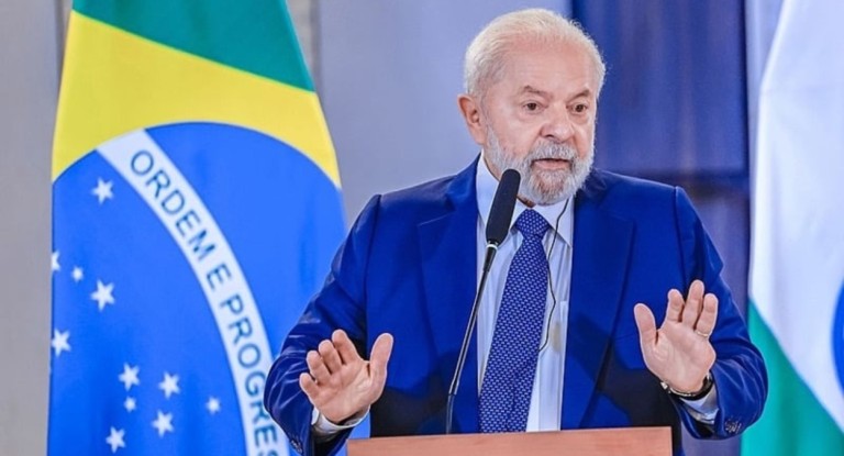 Lula sanciona lei que proíbe linguagem neutra