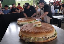 na foto, maior xis do mundo