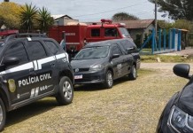 Mulher é morta no Litoral do RS e corpo é encontrado enterrado no pátio de casa Mulher é morta em Balneário Pinhal e corpo é encontrado enterrado no pátio de casa
