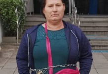 VÍDEO: mulher acorrentada protesta em frente à Caixa por demora no Compra Assistida em Novo Hamburgo VÍDEO: mulher acorrentada protesta em frente à Caixa por demora no Compra Assistida em Novo Hamburgo