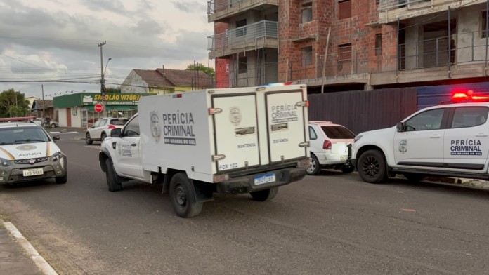 A obra que fica no condomínio em Canoas