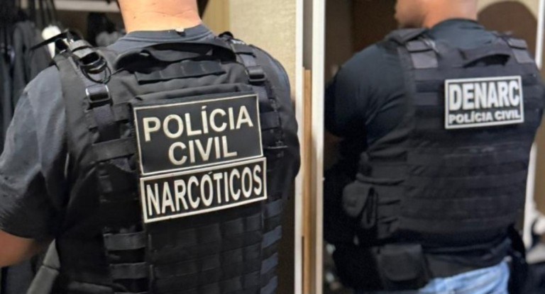 na foto, policiais durante a Operação Sentinela